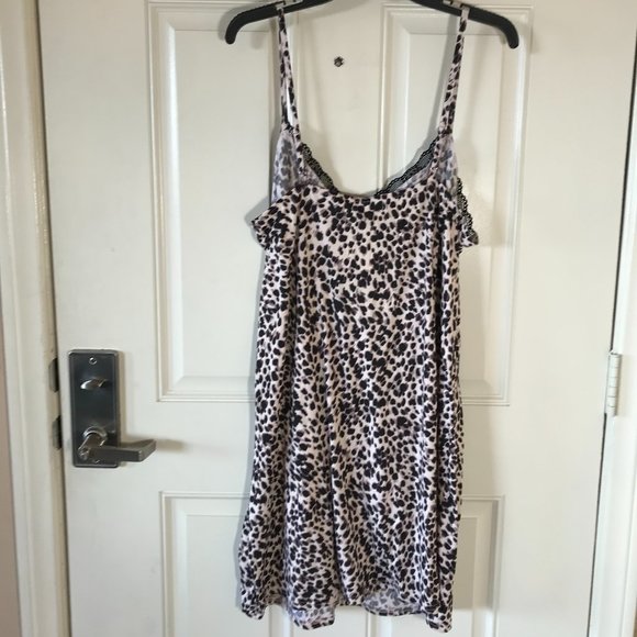 NWT Thalia Sodi Robe & Chemise Set Animal Print - Picture 8 of 8